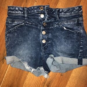 blue high waisted jean shorts